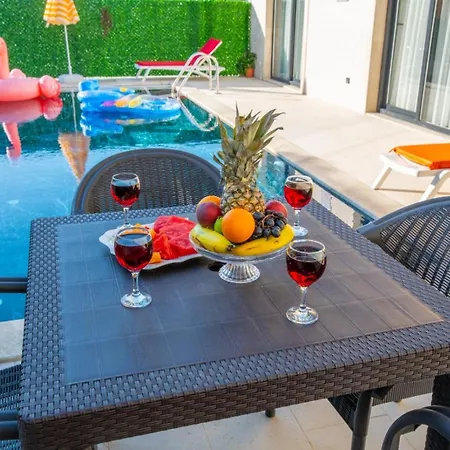 וילה Villam Supernova *